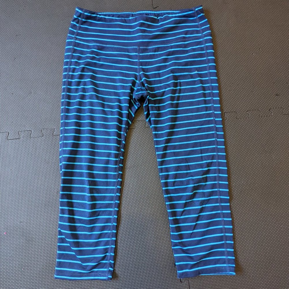 Athleta Mid Rise Capri leggings